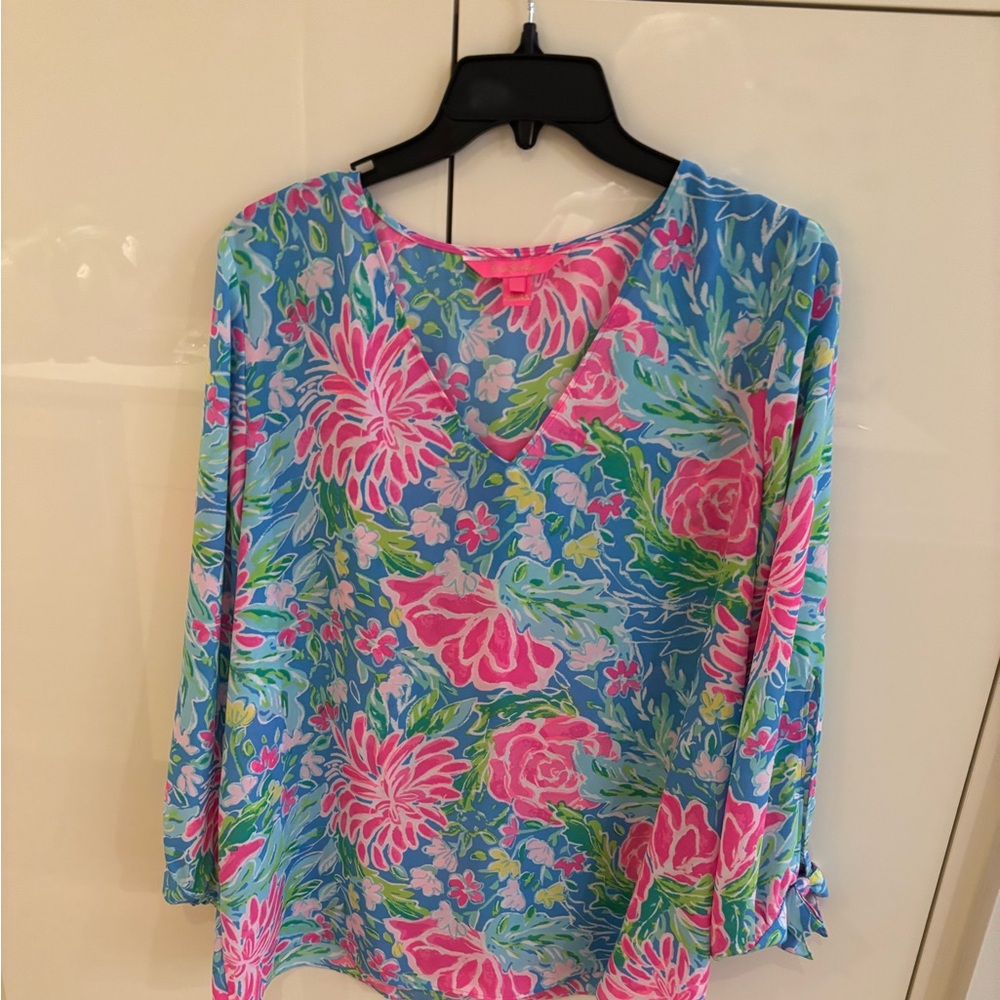 Lilly Pulitzer Blue Pink Floral Graphic Blouse